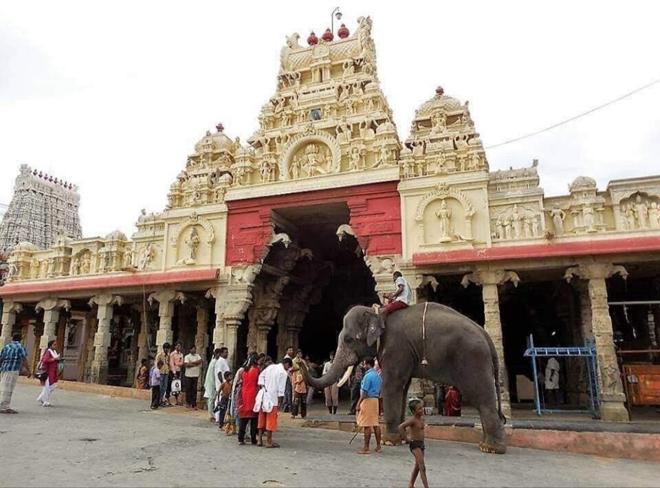 The main entrance to Tiruchendur Subramaniya Swamy Temple